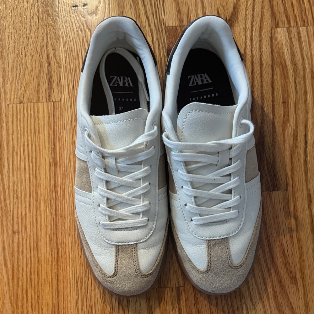 Zara Women's White and Tan Sneakers